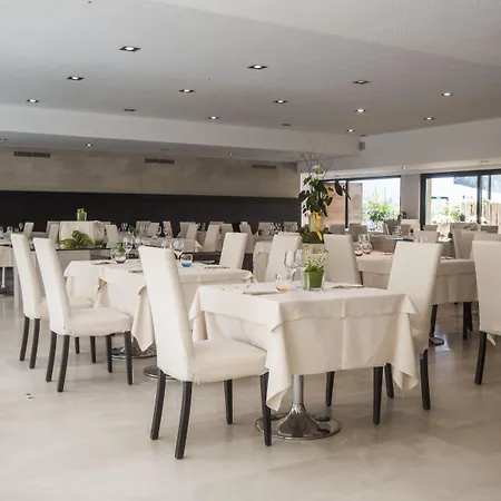 Acquaviva Del Garda Отель 4*