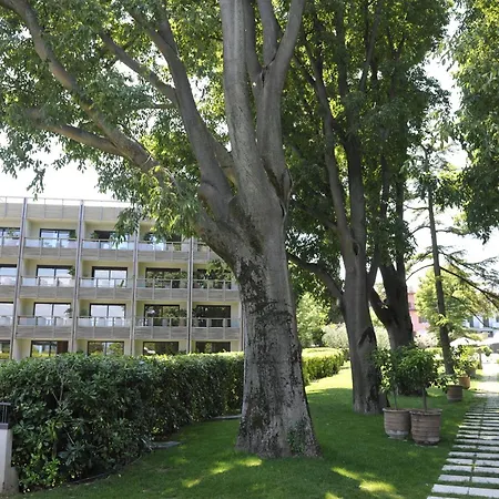 Hotel Acquaviva Del Garda 4*