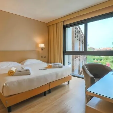 Acquaviva Del Garda Hotel 4*