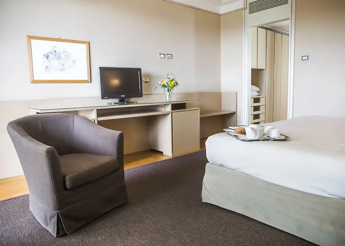 Acquaviva Del Garda Hotel