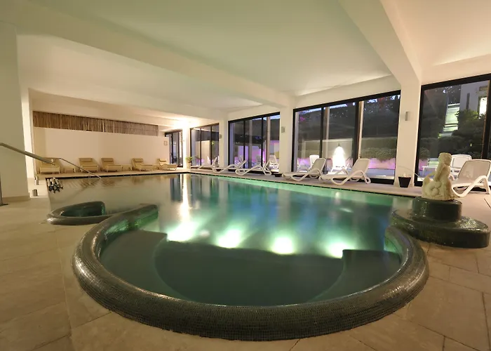 Hotel Acquaviva Del Garda 4*