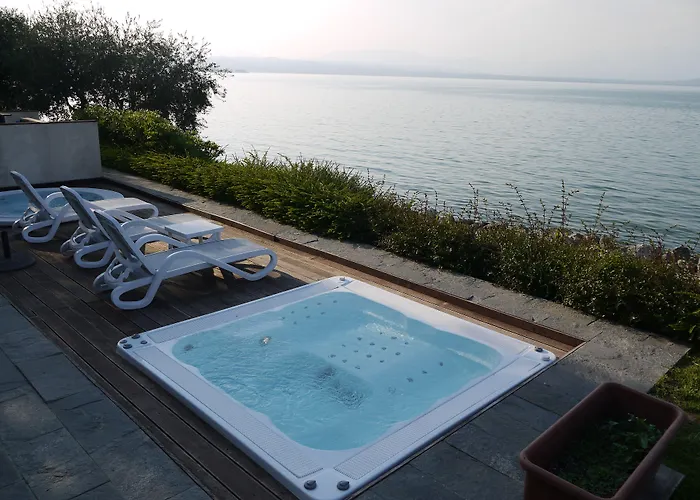 Hotel Acquaviva Del Garda 4*