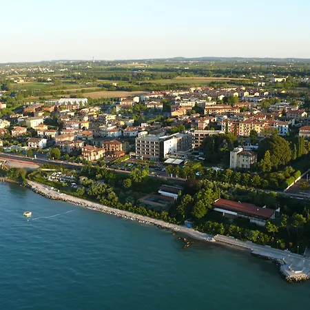 Acquaviva Del Garda מלון 4*