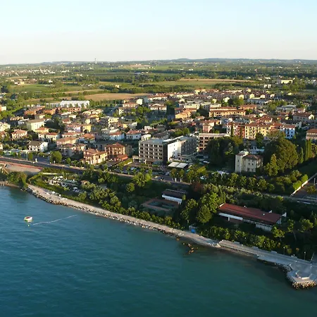 Acquaviva Del Garda Hotel