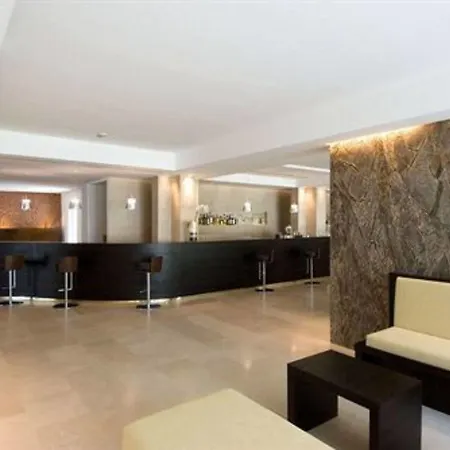 Hotel Acquaviva Del Garda 4*